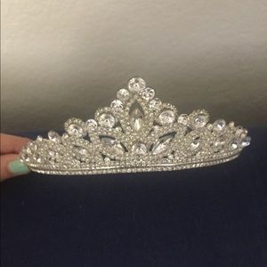Beautiful bridal tiara!